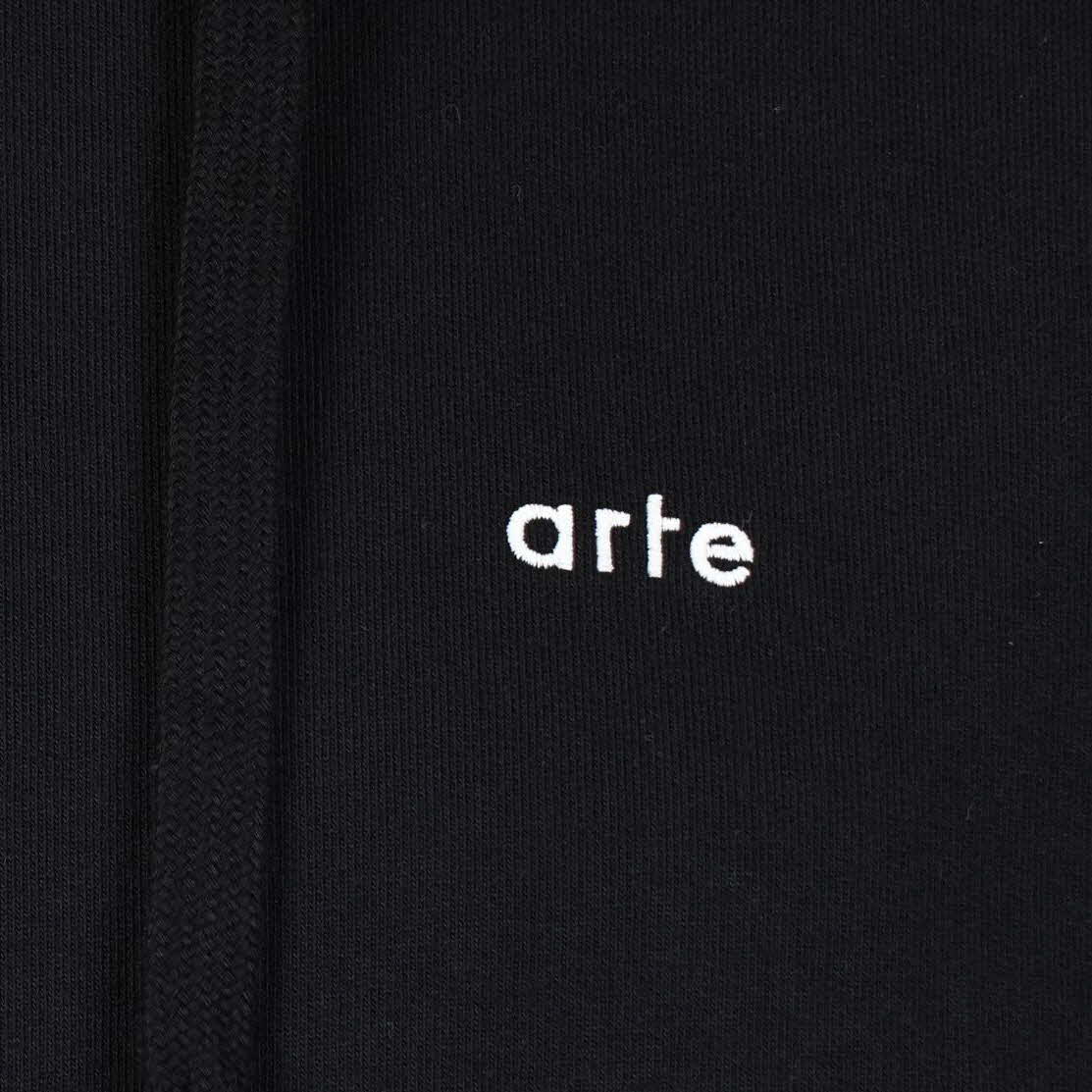 ZWART