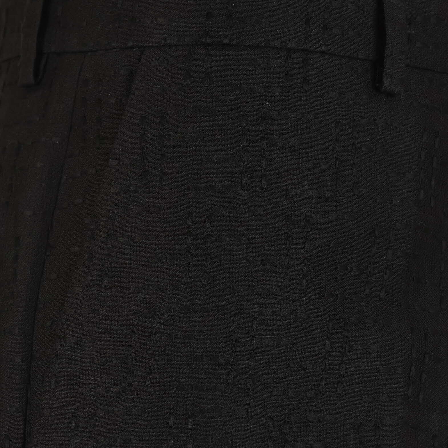 ZWART