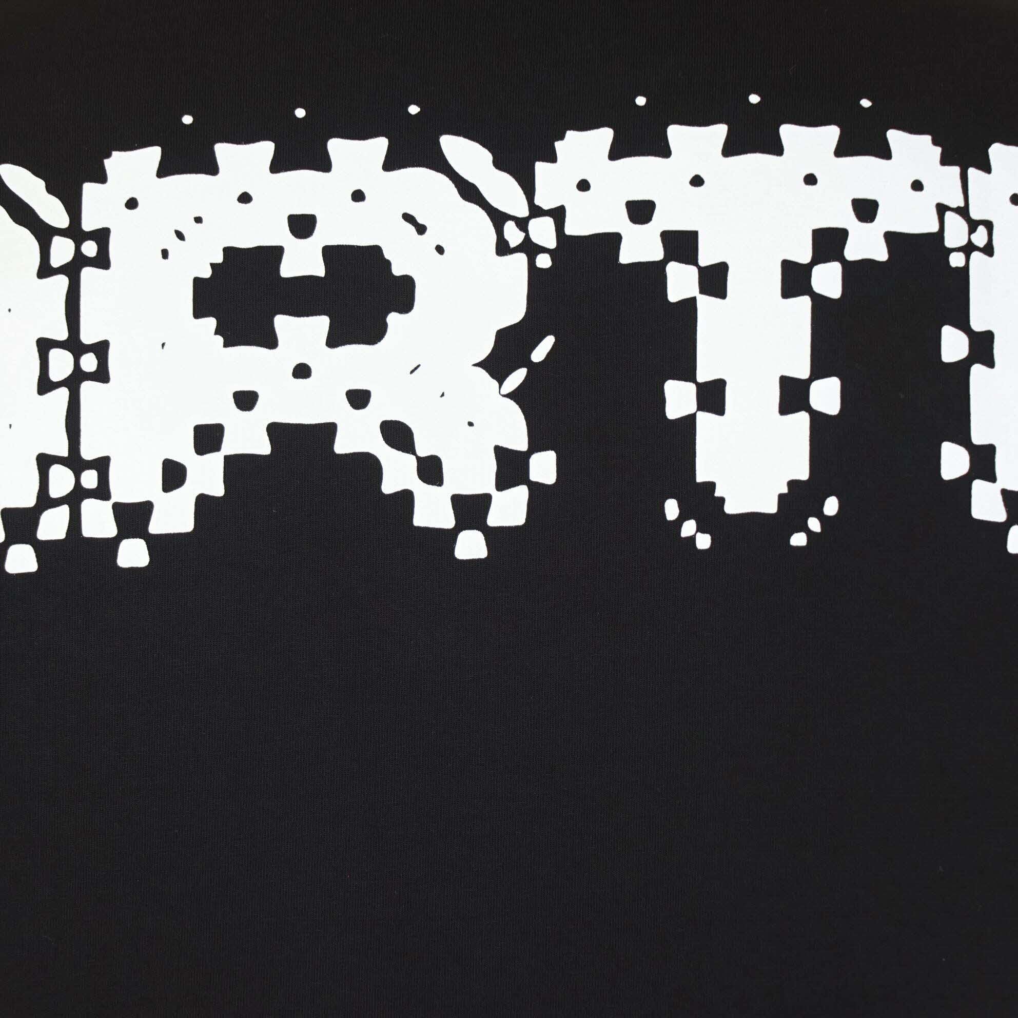 ZWART