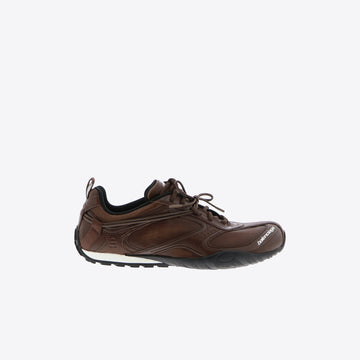 Sneakers bruin