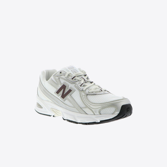 Runner wit bordeaux